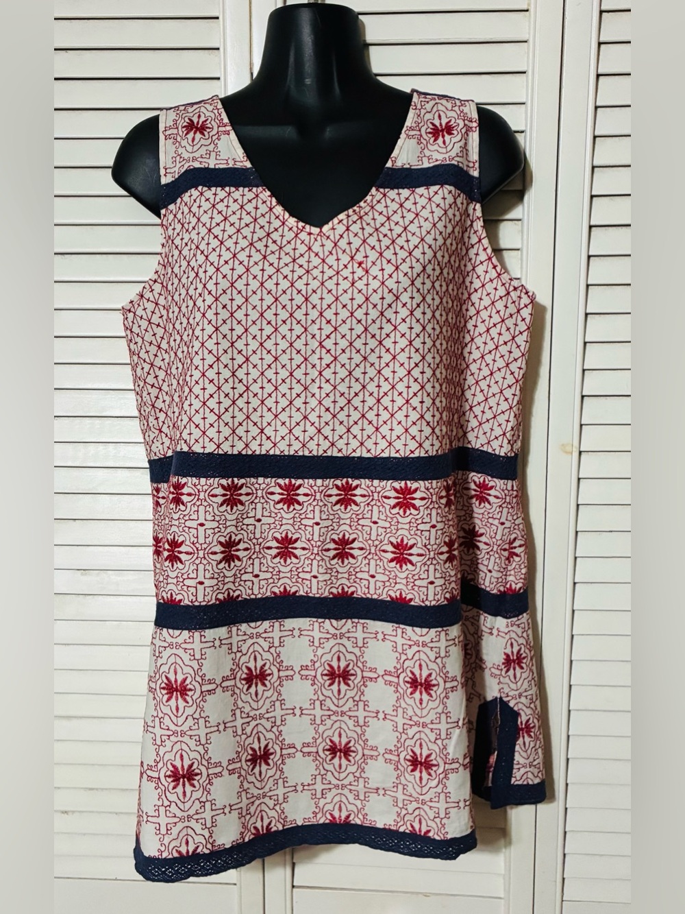 John Mark Cream w/Red embroidered Pattern and Navy Trim sleeveless tank blouse